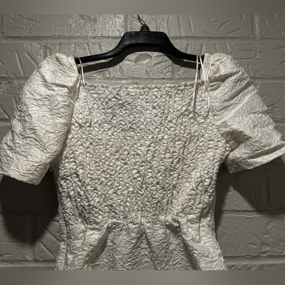 New Elliatt White Textured Sheath Mini Dress Puff Sleeves Square Neck Size Small - Picture 8 of 11